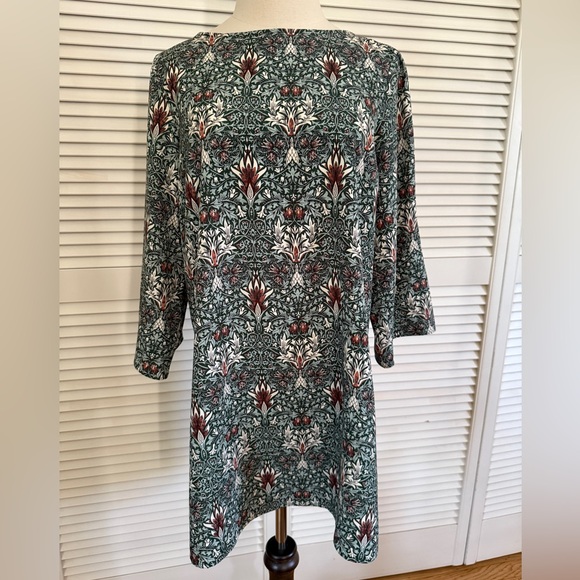 H&M Green and Red Floral Dress - Picture 1 of 4